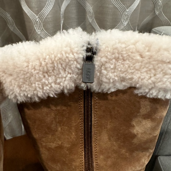 Women’s Ugg Tall Chestnut Brown Plumdale Cuff Pom Pom Zip Boots - Picture 7 of 16